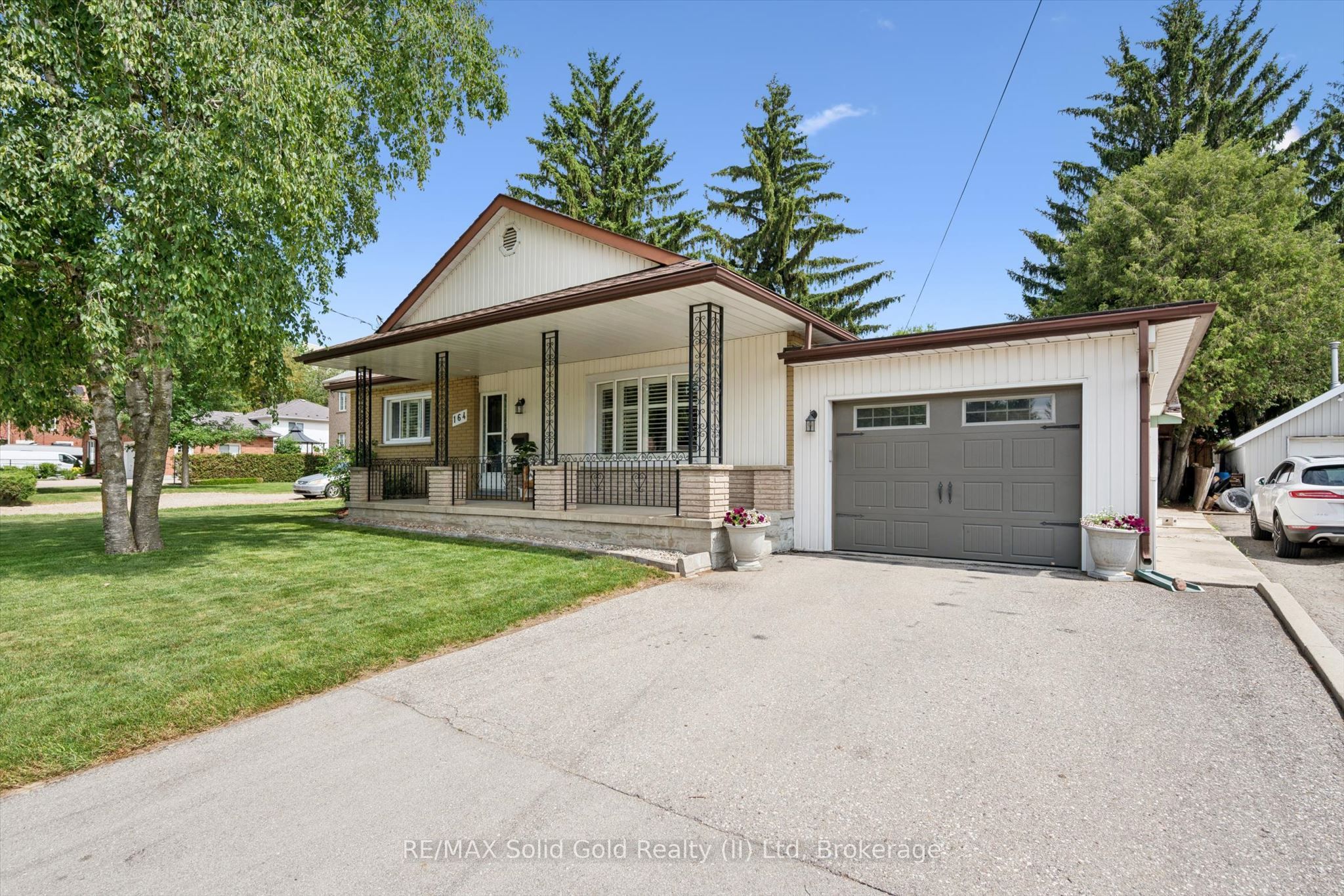 164 Bridge Street W