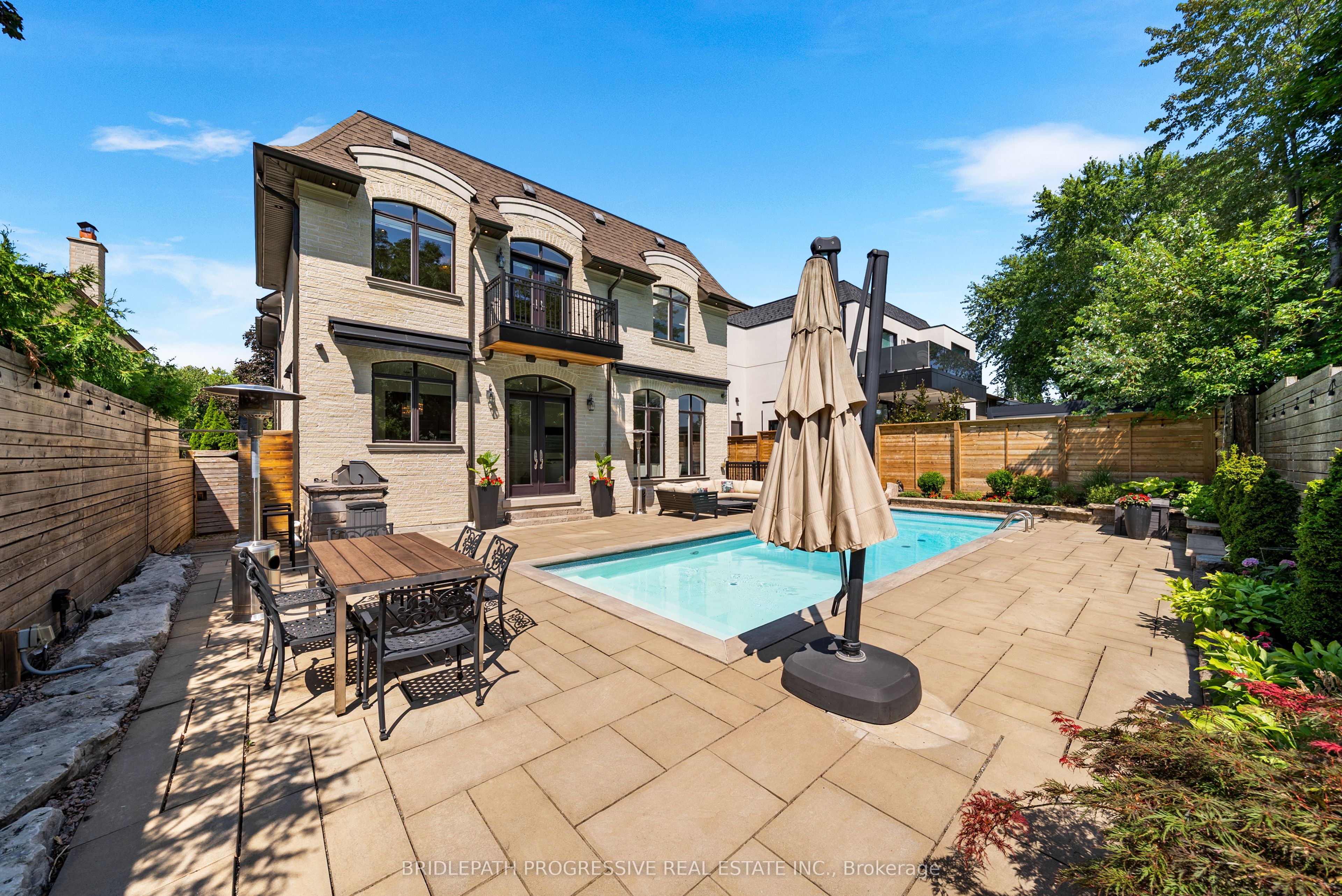 25 Portree Crescent S