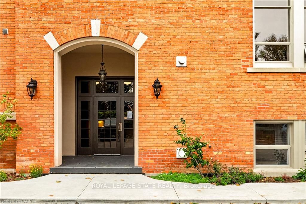 357 Hunter Street W 13