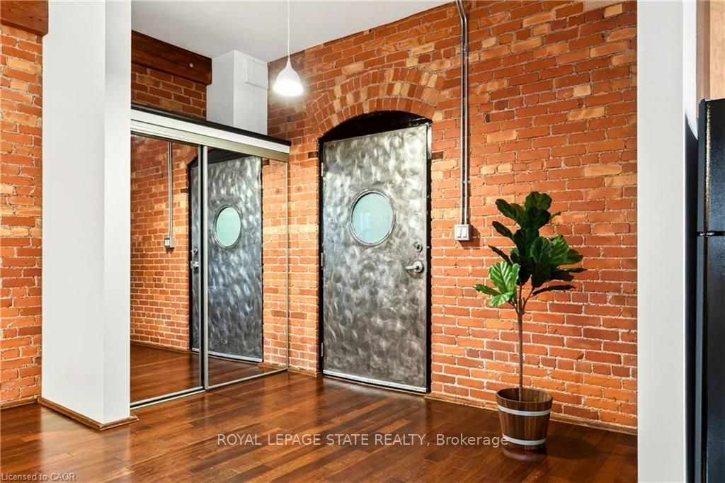 357 Hunter Street W 13