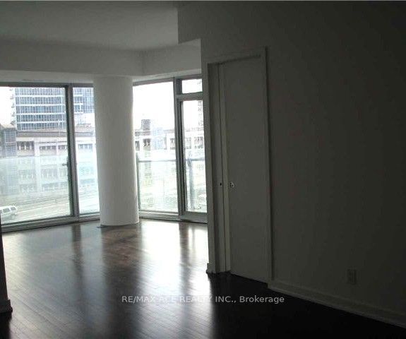 12 York Street 404