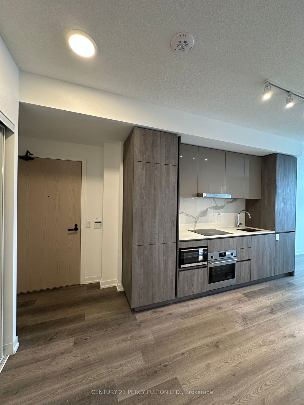 Photo of 8 Interchange Way #4007, Vaughan, ON L4K 0R2 (MLS # N12840120)