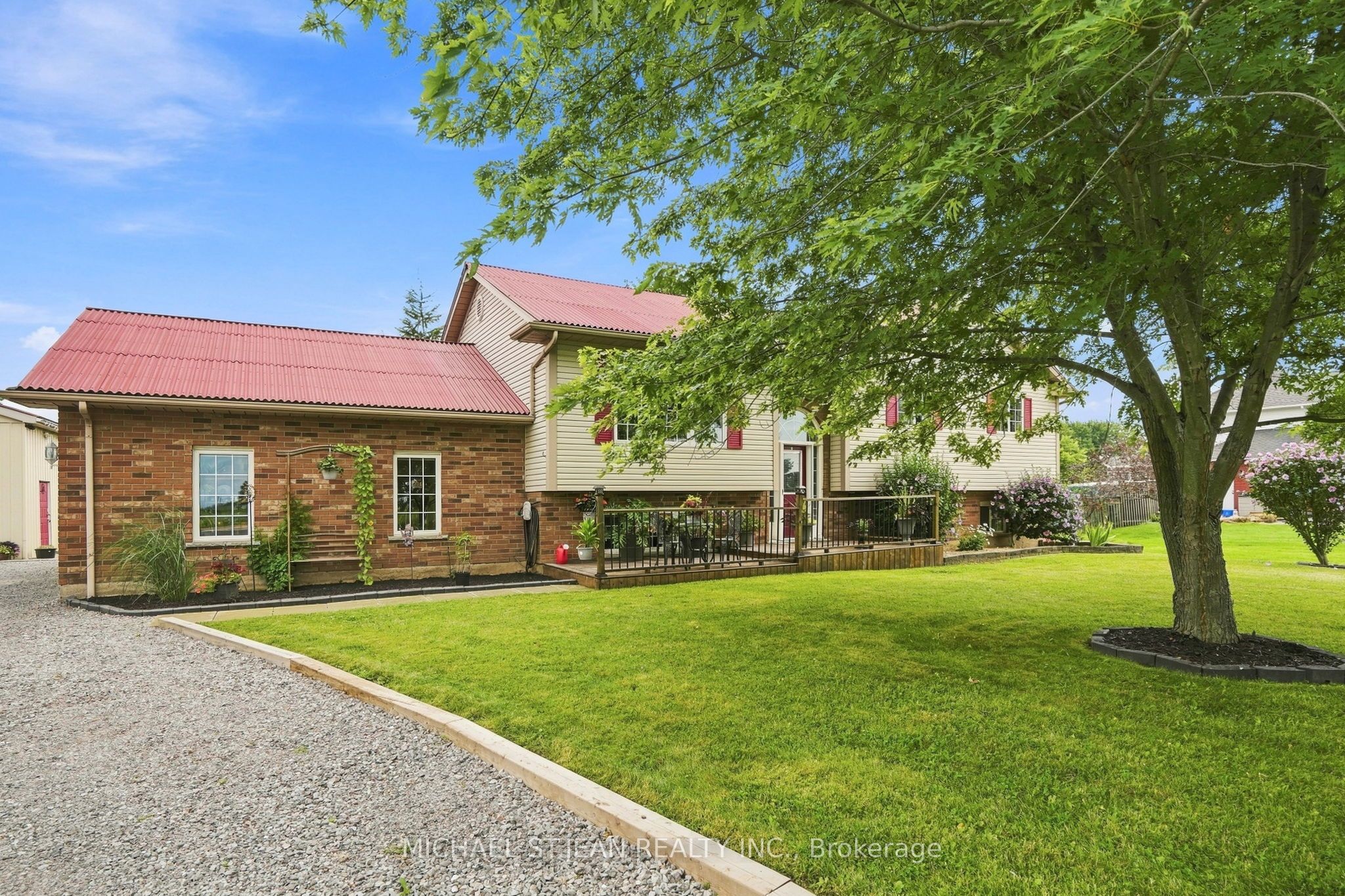 3557 Grimsby Road