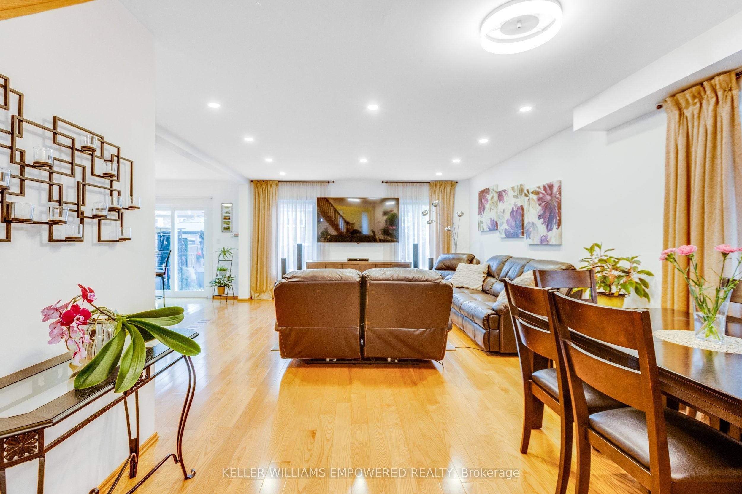 134 Queen Isabella Crescent