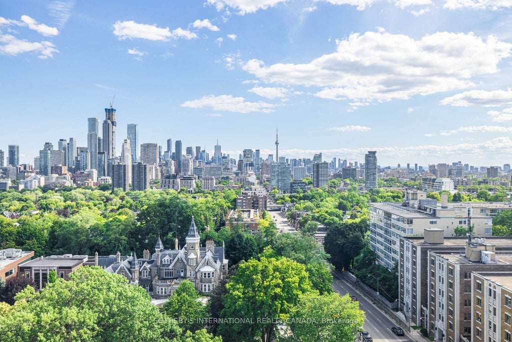 Photo of 423 Avenue Road #13, Toronto, ON M4V 2H7 (MLS # C13270666)
