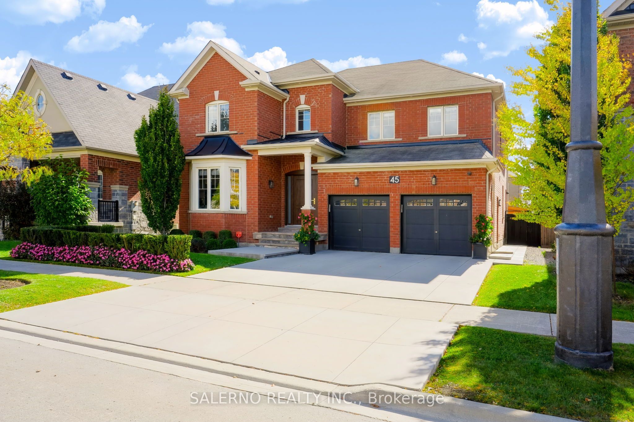 45 Woodgate Pines Drive