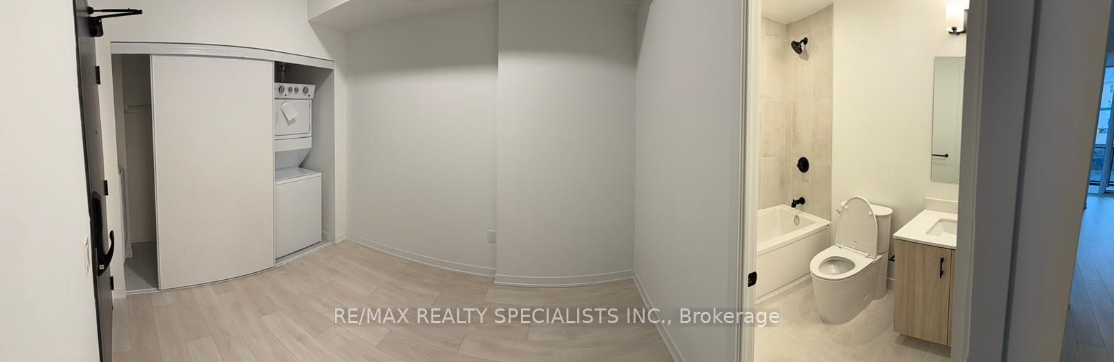 4878 Powers Common 105