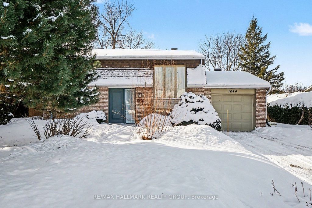 Photo of 1044 Adley Road, Cyrville - Carson Grove - Pineview, ON K1J 8B9 (MLS # X12954440)