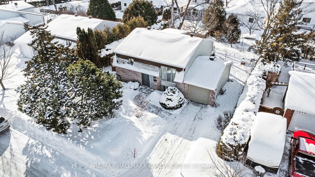 Photo of 1044 Adley Road, Cyrville - Carson Grove - Pineview, ON K1J 8B9 (MLS # X12954440)
