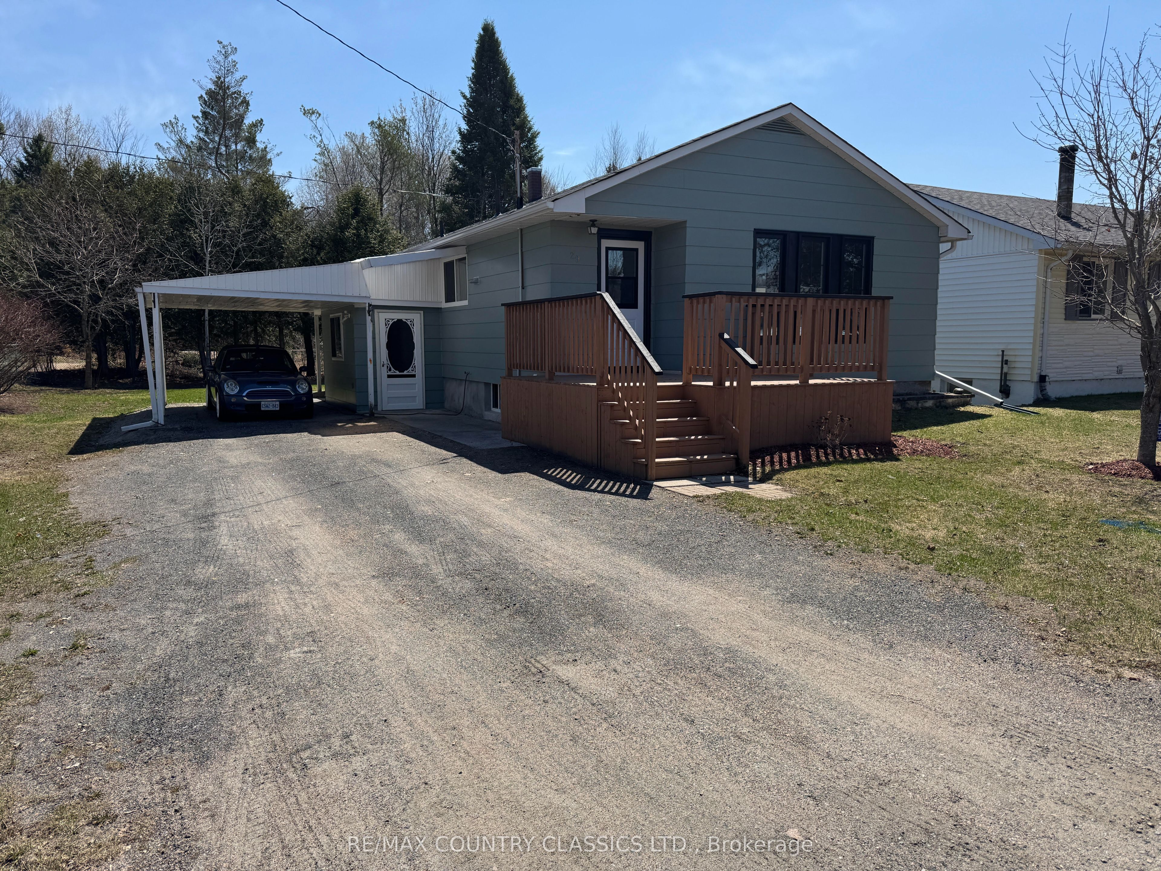 Photo 1 of 33 — 29 Hemlock Street, Highlands East, ON K0L 1M0