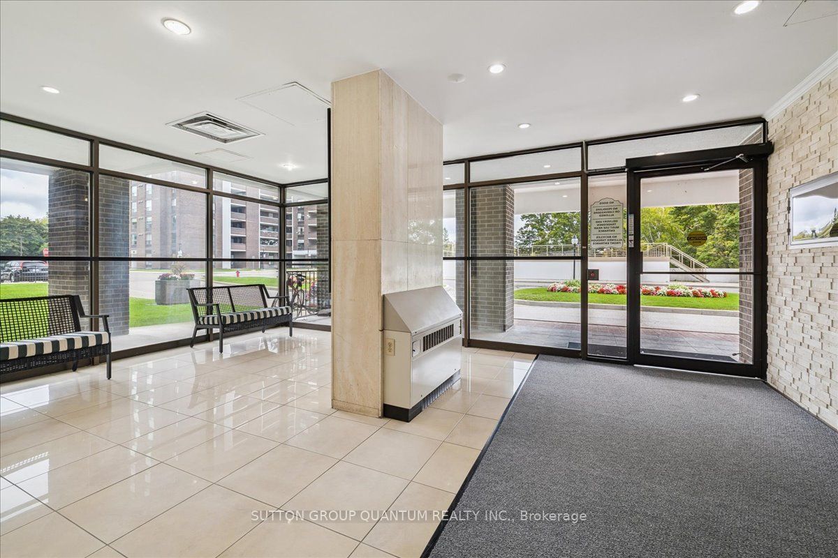 1515 Lakeshore Road E 1404