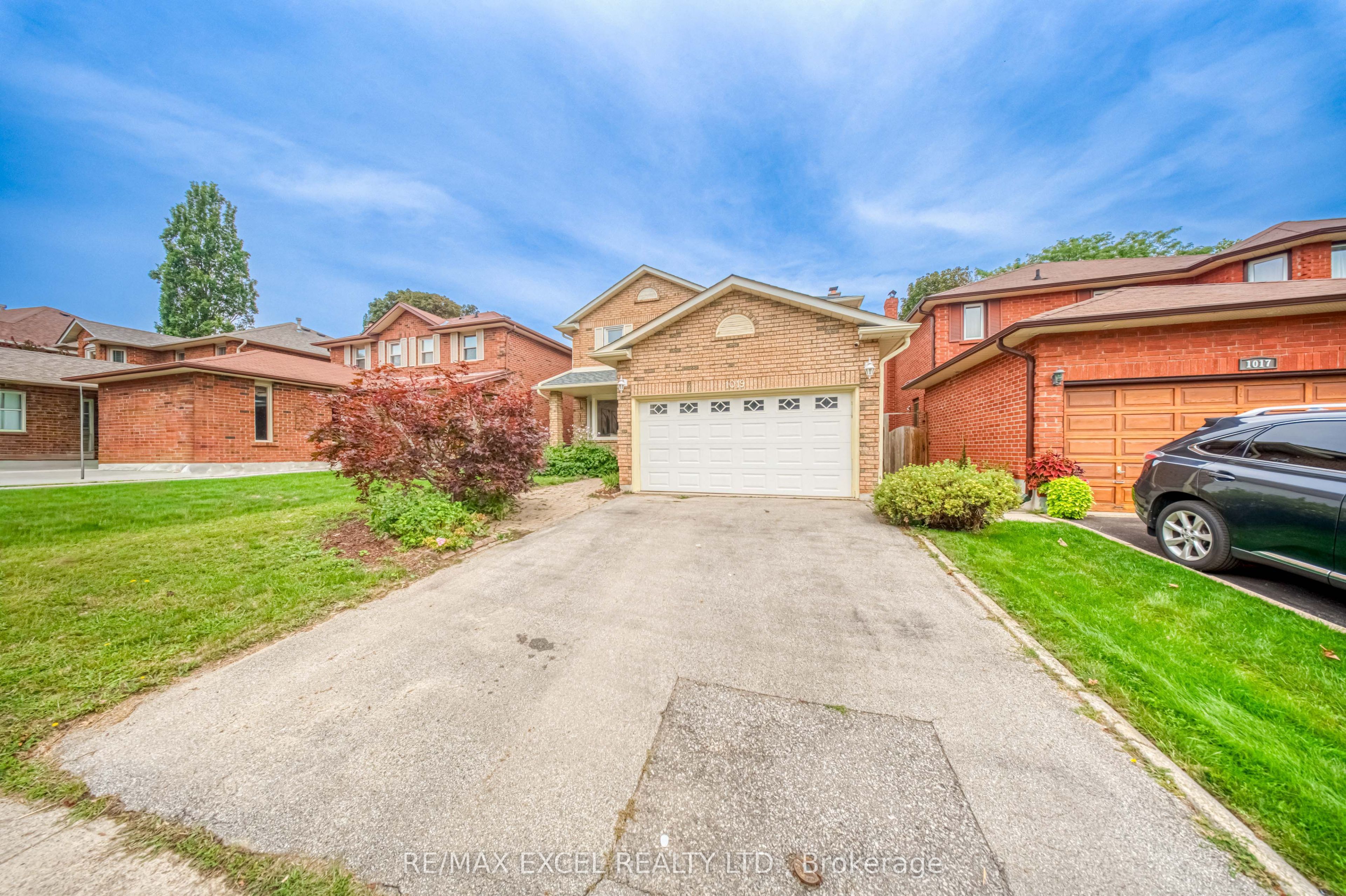 1019 Rouge Valley Drive