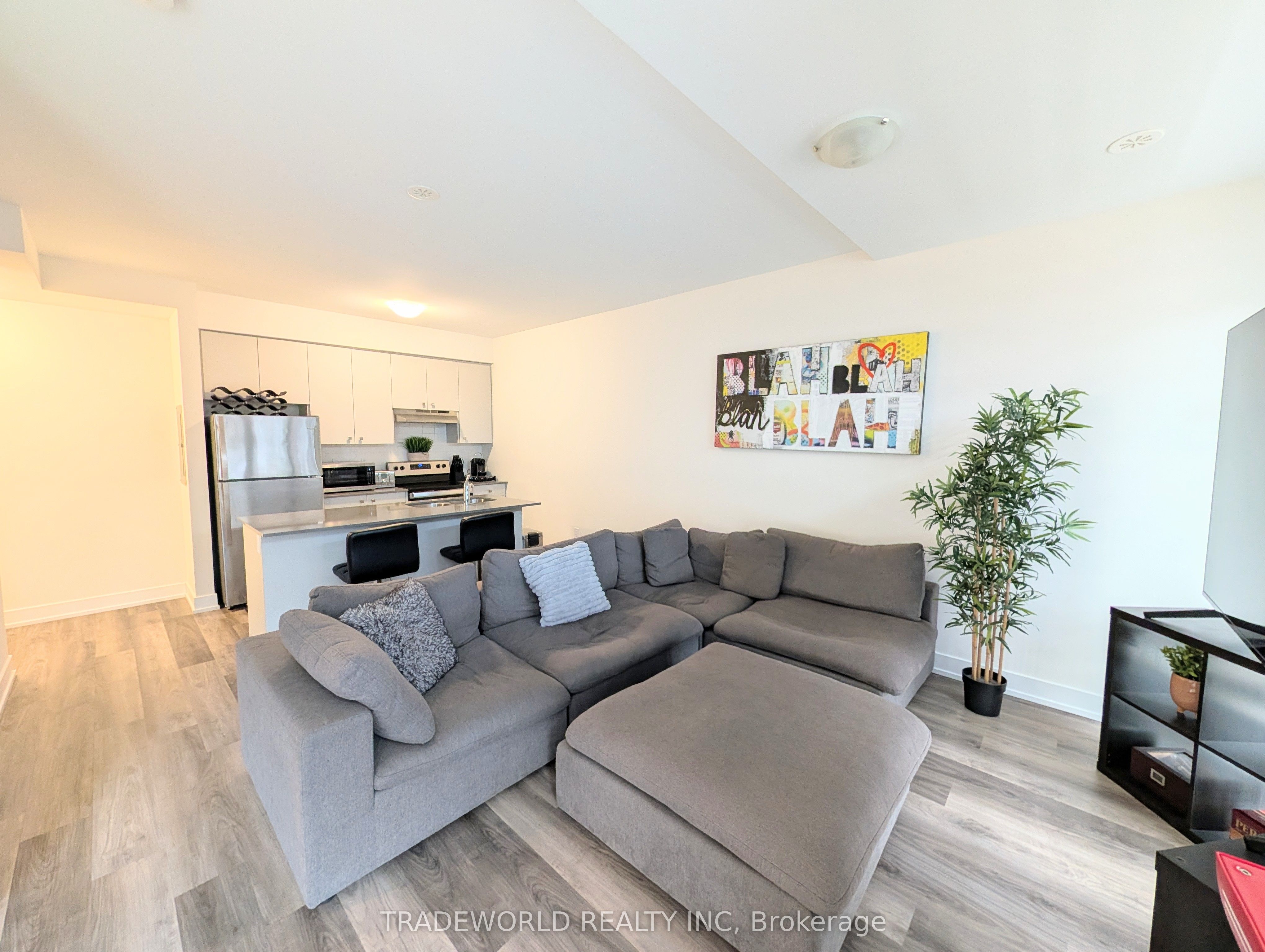 6 Sayers Lane 12