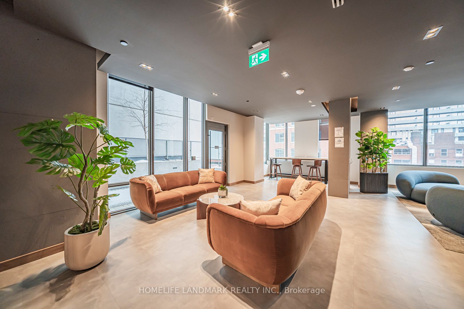 108 Peter Street 1703