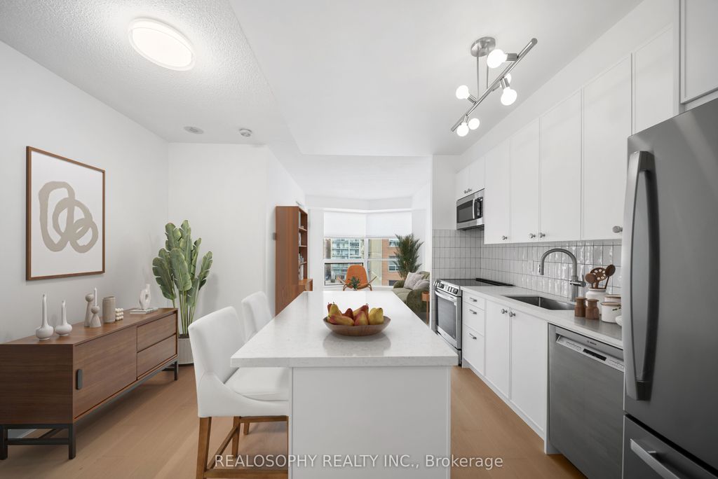 Photo of 18 Beverley Street #610, Toronto, ON M5T 3L2 (MLS # C12581296)