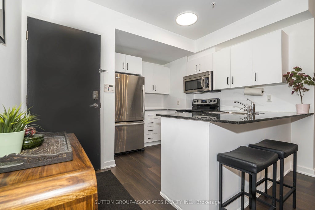 Photo of 539 Jarvis Street #PH7, Toronto, ON M4Y 2H7 (MLS # C13697622)