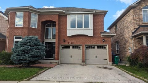 7149 Sunthorpe Lane Lower Mississauga ON L5N 7T1