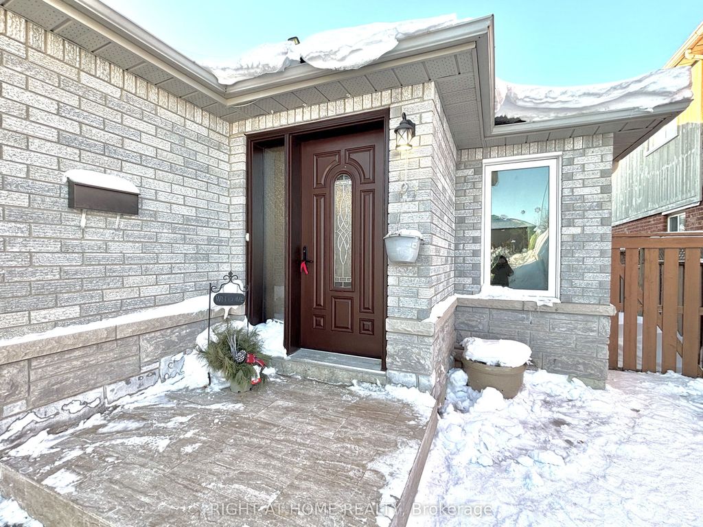 Photo of 1148 Leslie Drive, Innisfil, ON L9S 2A8 (MLS # N12905826)