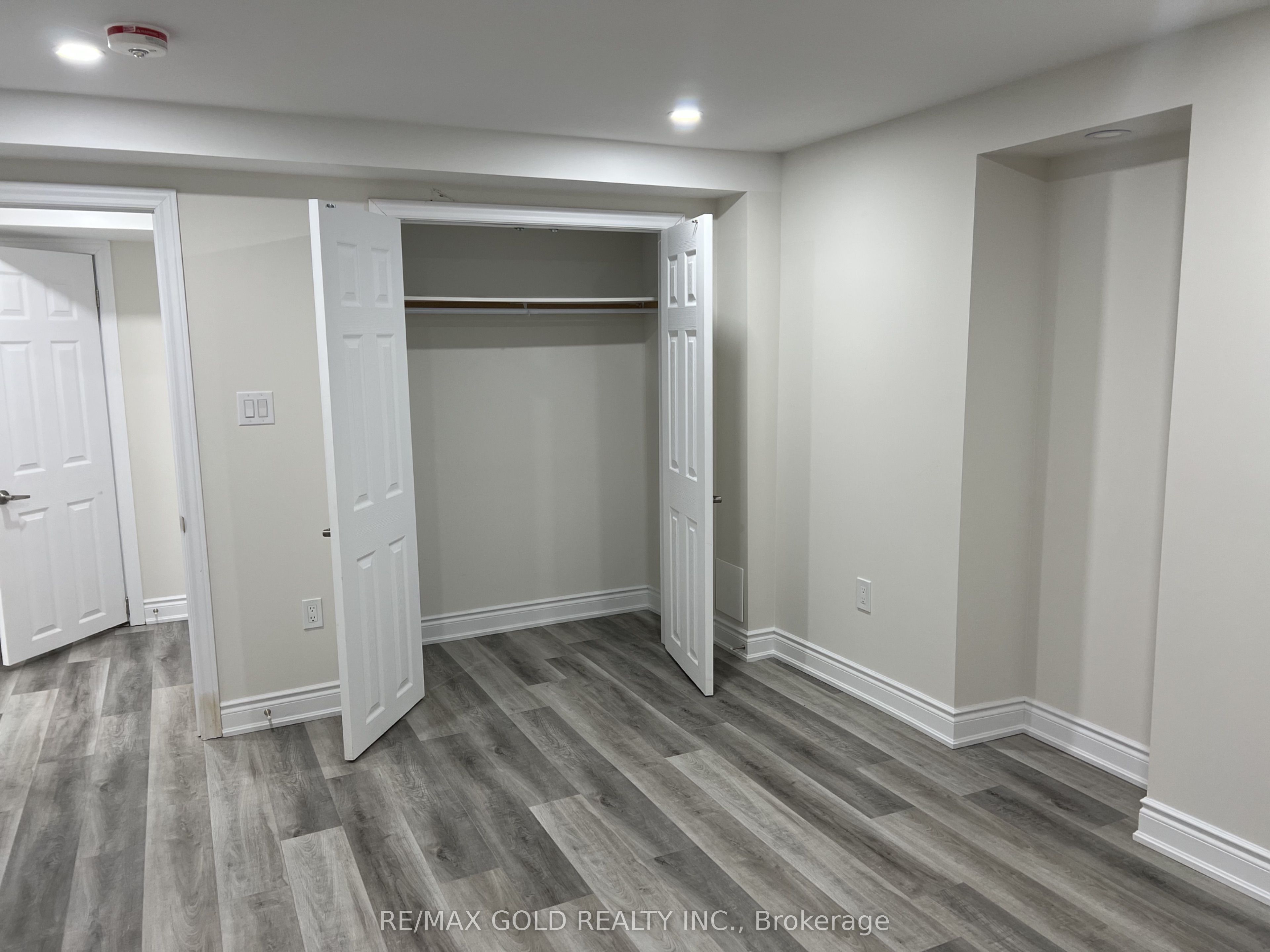 138 Degrassi Cove Circle Basement