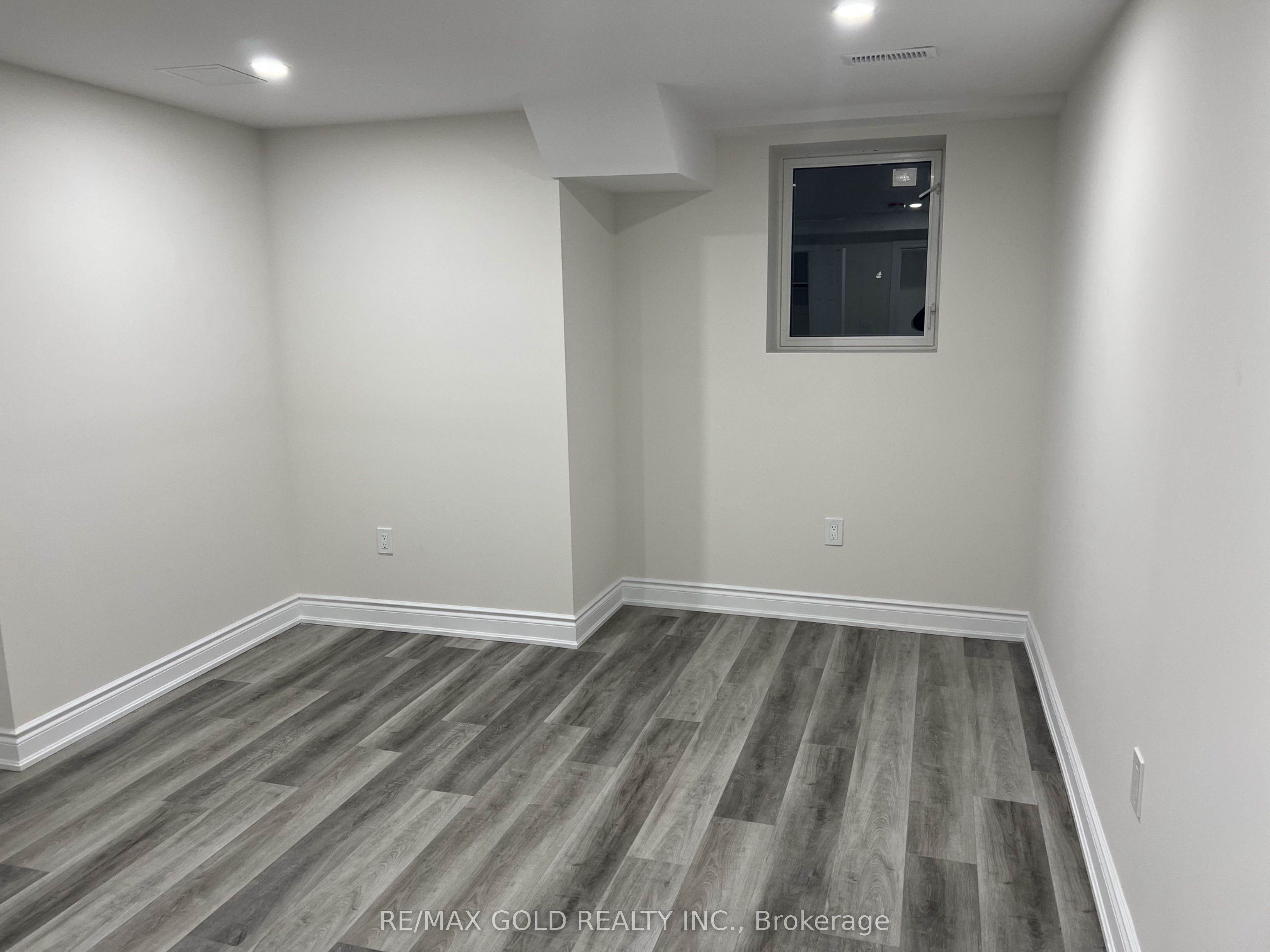 138 Degrassi Cove Circle Basement