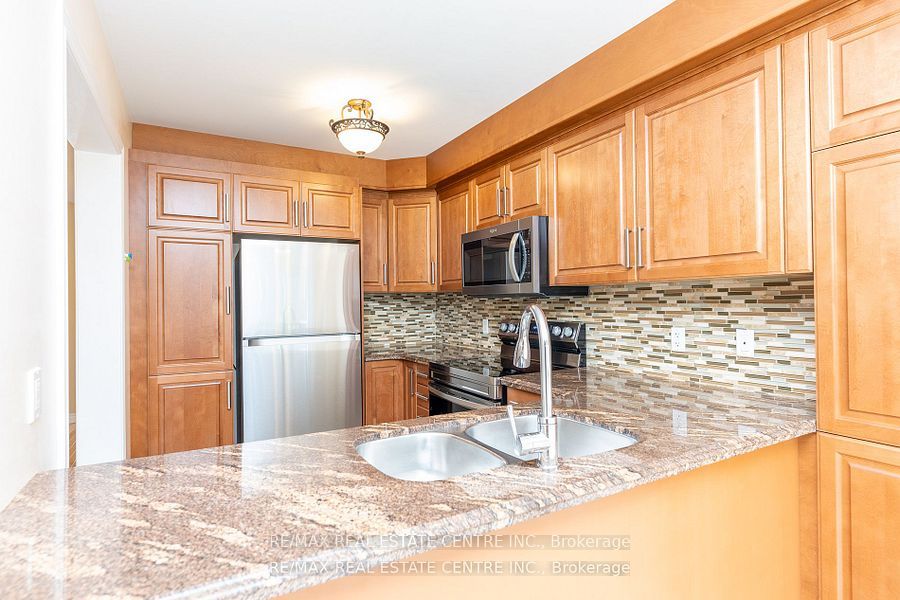2280 Baronwood Drive 14