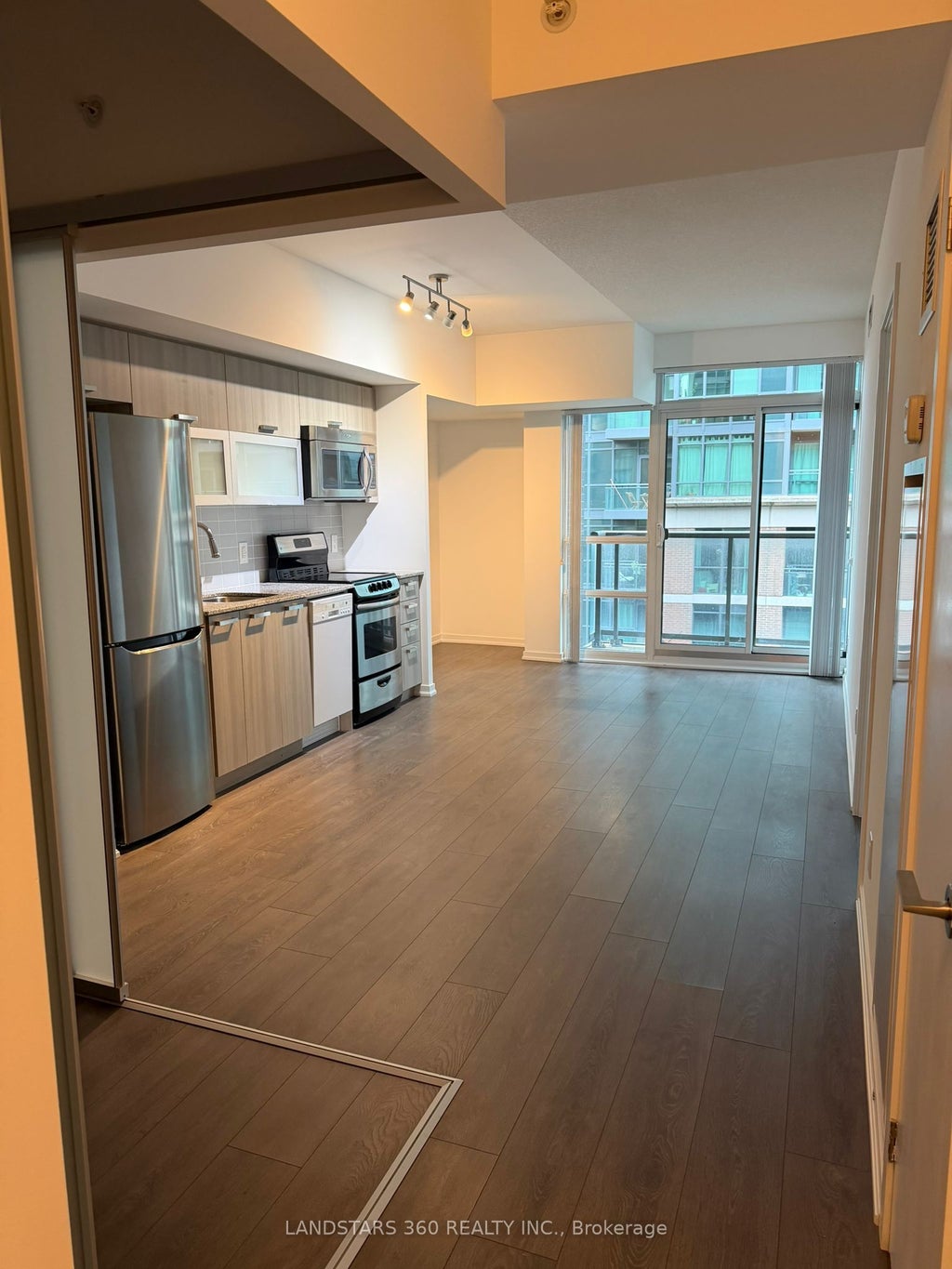 Photo of Toronto, ON M6J 0B1 (MLS # C13729686)