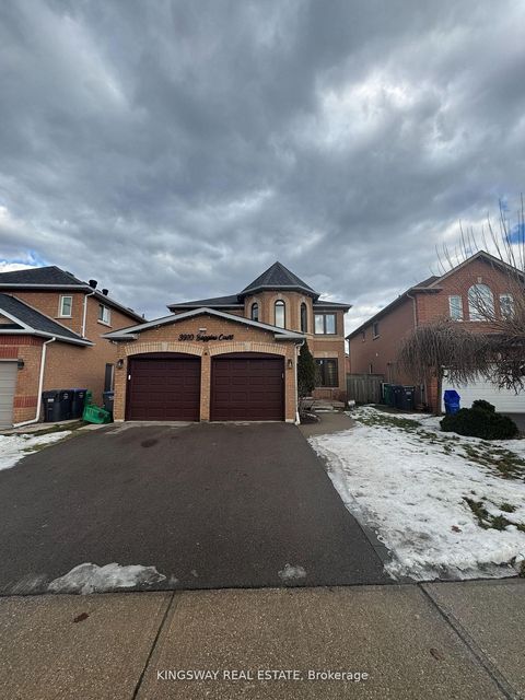 3910 Baggins Court Mississauga ON L5N 7A2