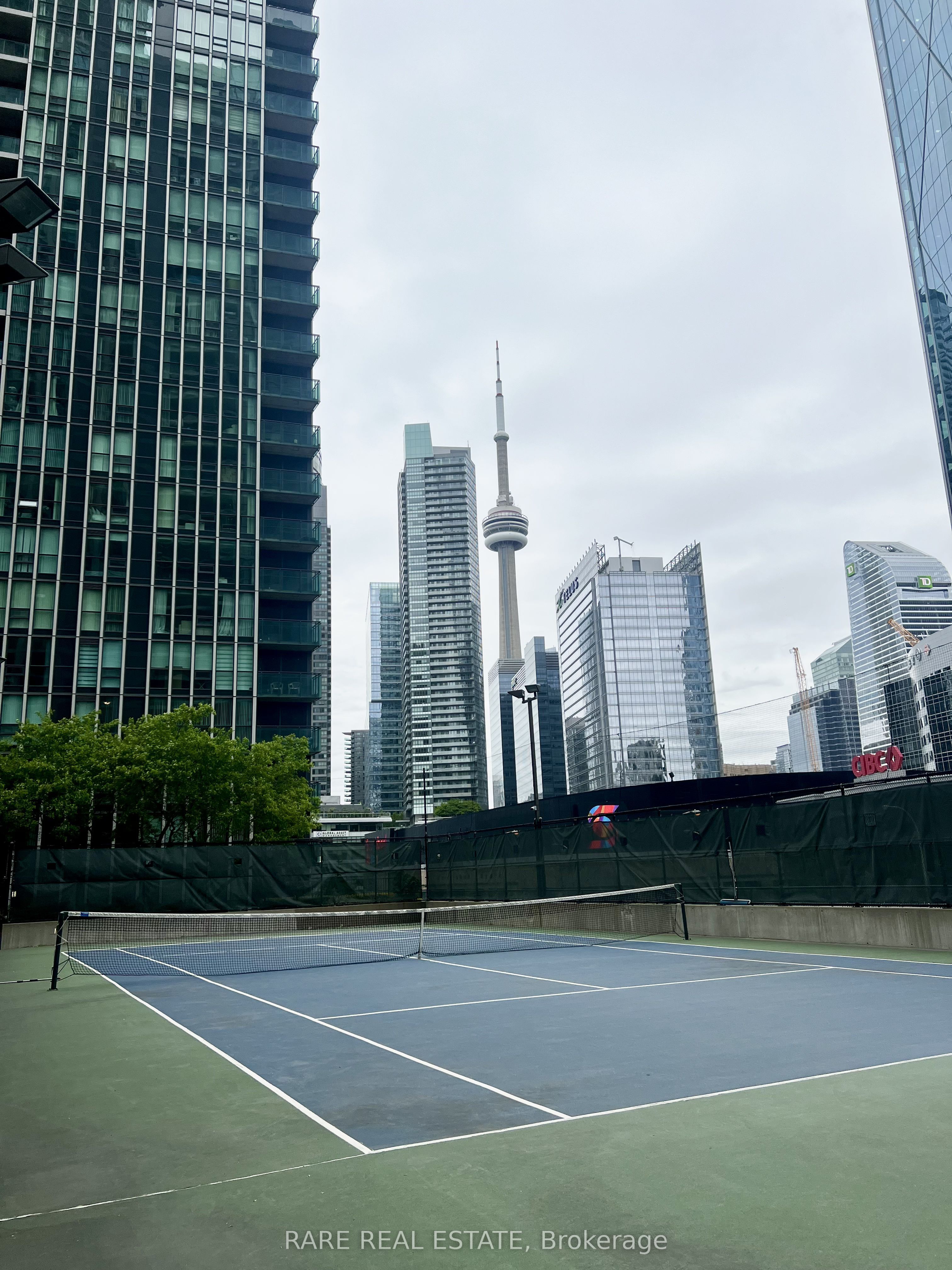 12 Yonge Street N 501