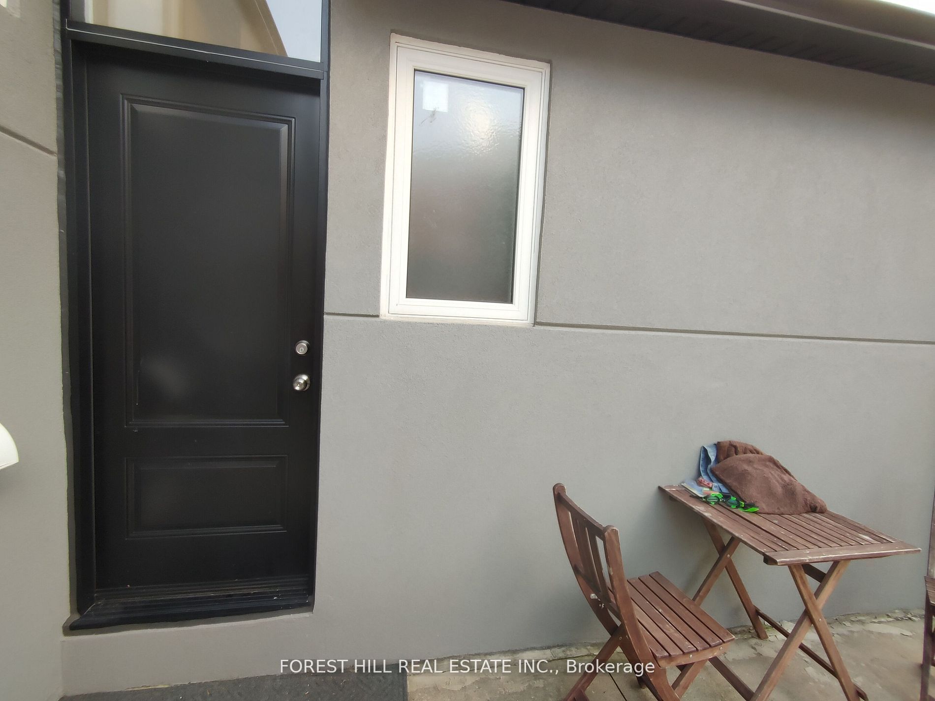 181 North Service Road E L-2