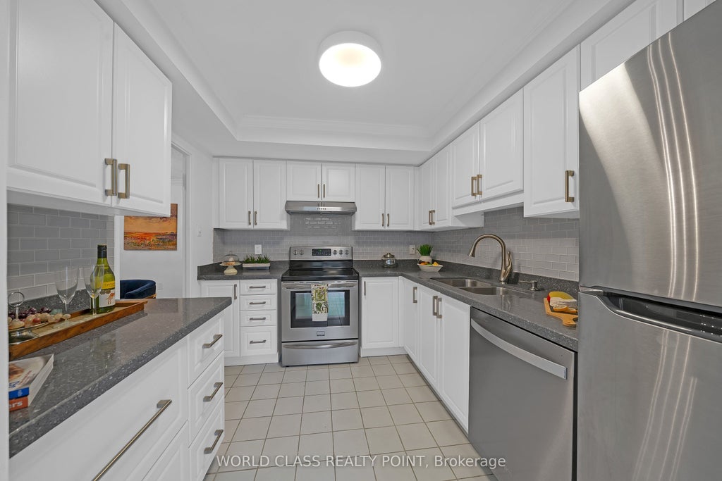 Photo of 40 Harding Boulevard #201, Richmond Hill, ON L4C 9S5 (MLS # N13613404)