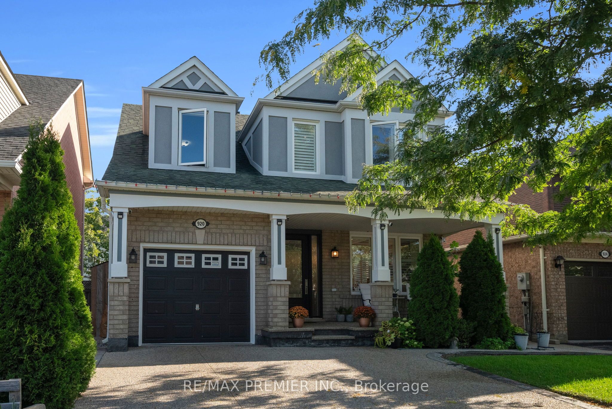 920 McDuffe Crescent