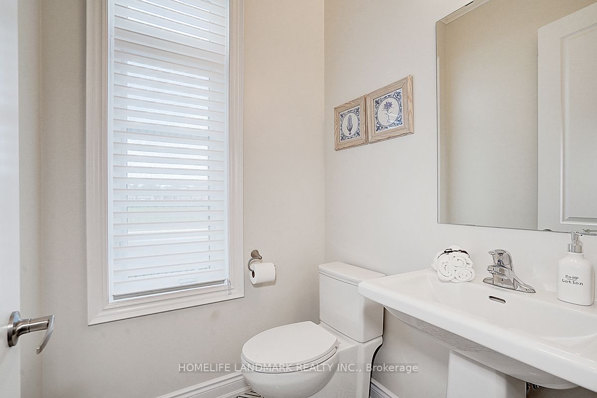 1301 Felicity Gardens