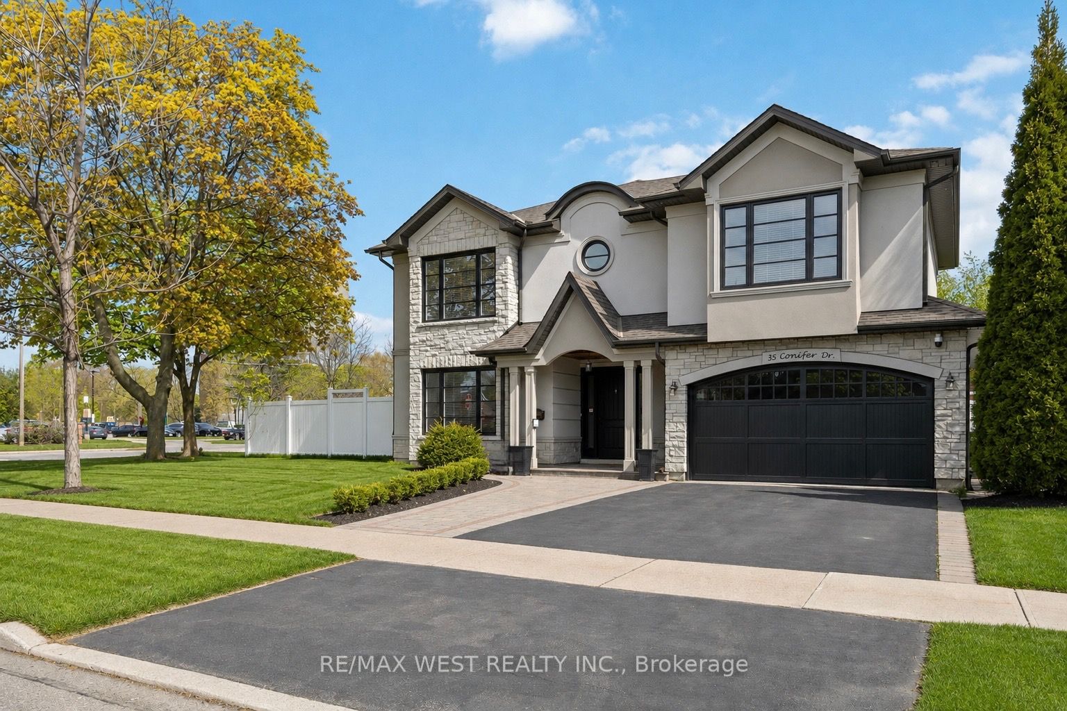 35 Conifer Drive