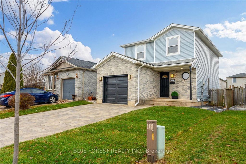 Photo of 1343 Aspenridge Crescent, London East, ON N5Y 5N2 (MLS # X12586142)