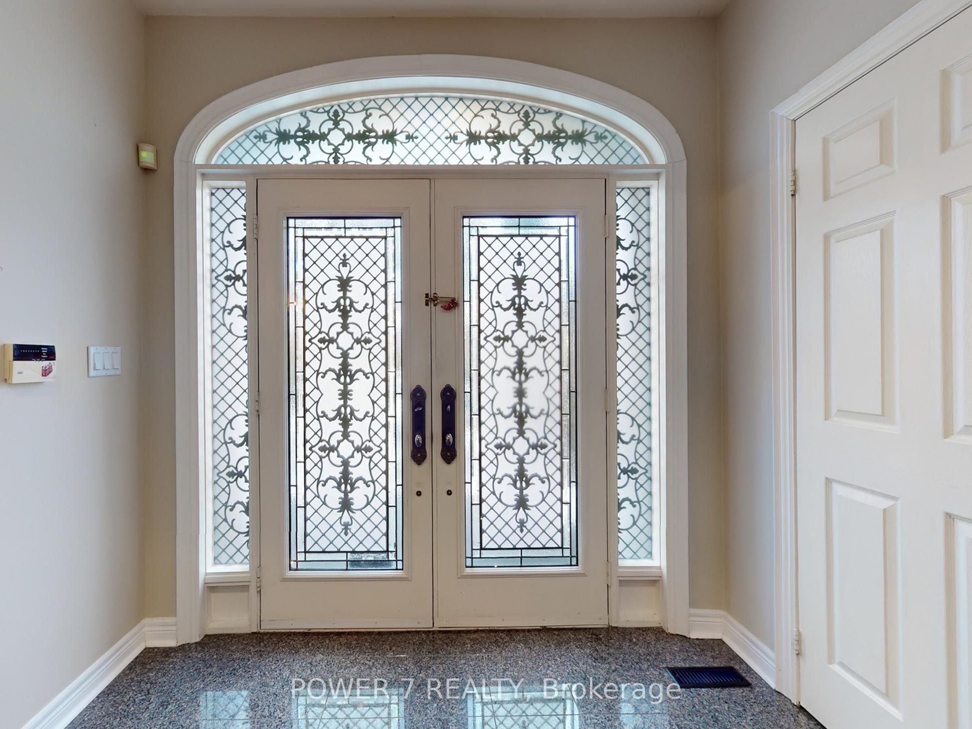 32 Goldring Crescent