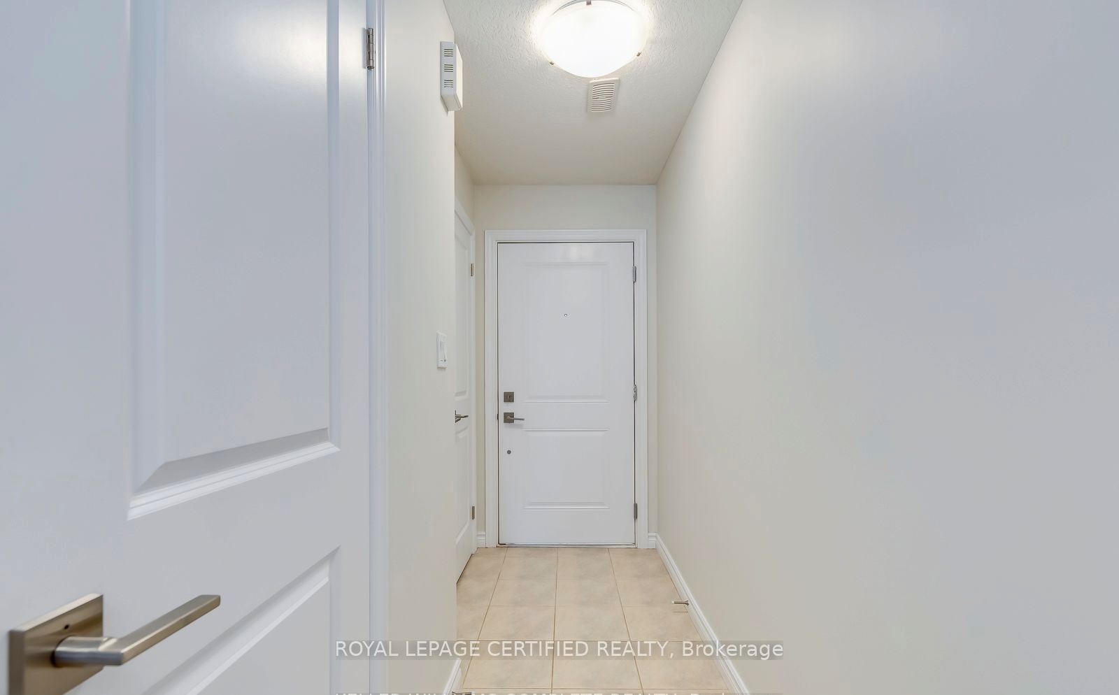 445 Ontario Street S 76