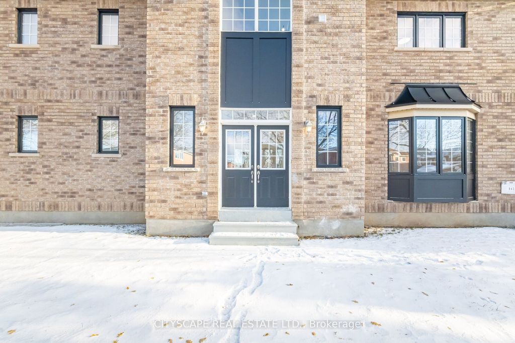Photo of 5843 Prairie Circle, Mississauga, ON L5N 6B4 (MLS # W12659858)