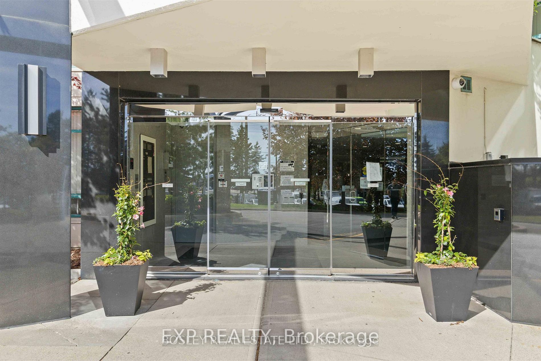 7250 Yonge Street 206