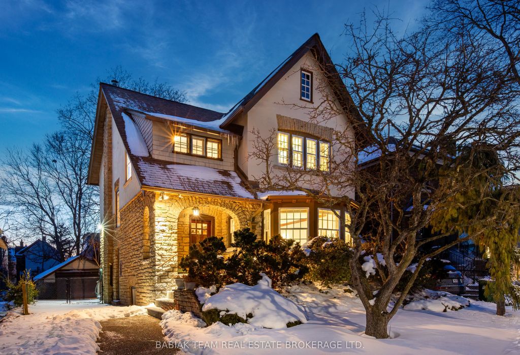 Photo of 16 Palisades N/A, Toronto, ON M6S 2W8 (MLS # W12662560)