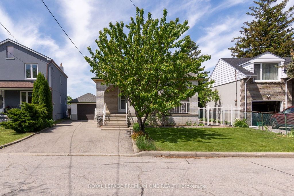 Photo of 130 Jay Street, Toronto, ON M6L 2M2 (MLS # W12415058)