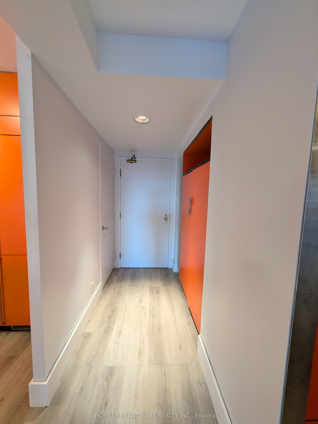 Photo of 92 King Street E #805, Toronto, ON M5H 1H1 (MLS # C13546838)