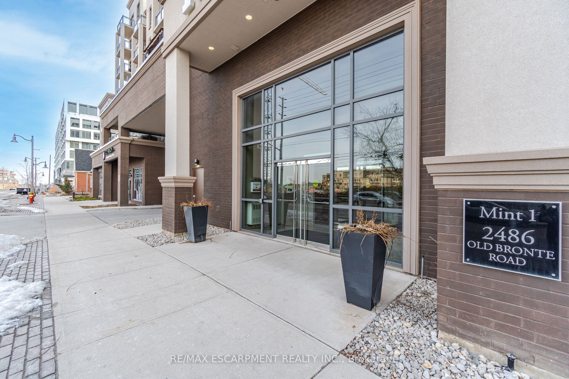 2486 Old Bronte Road PH #811