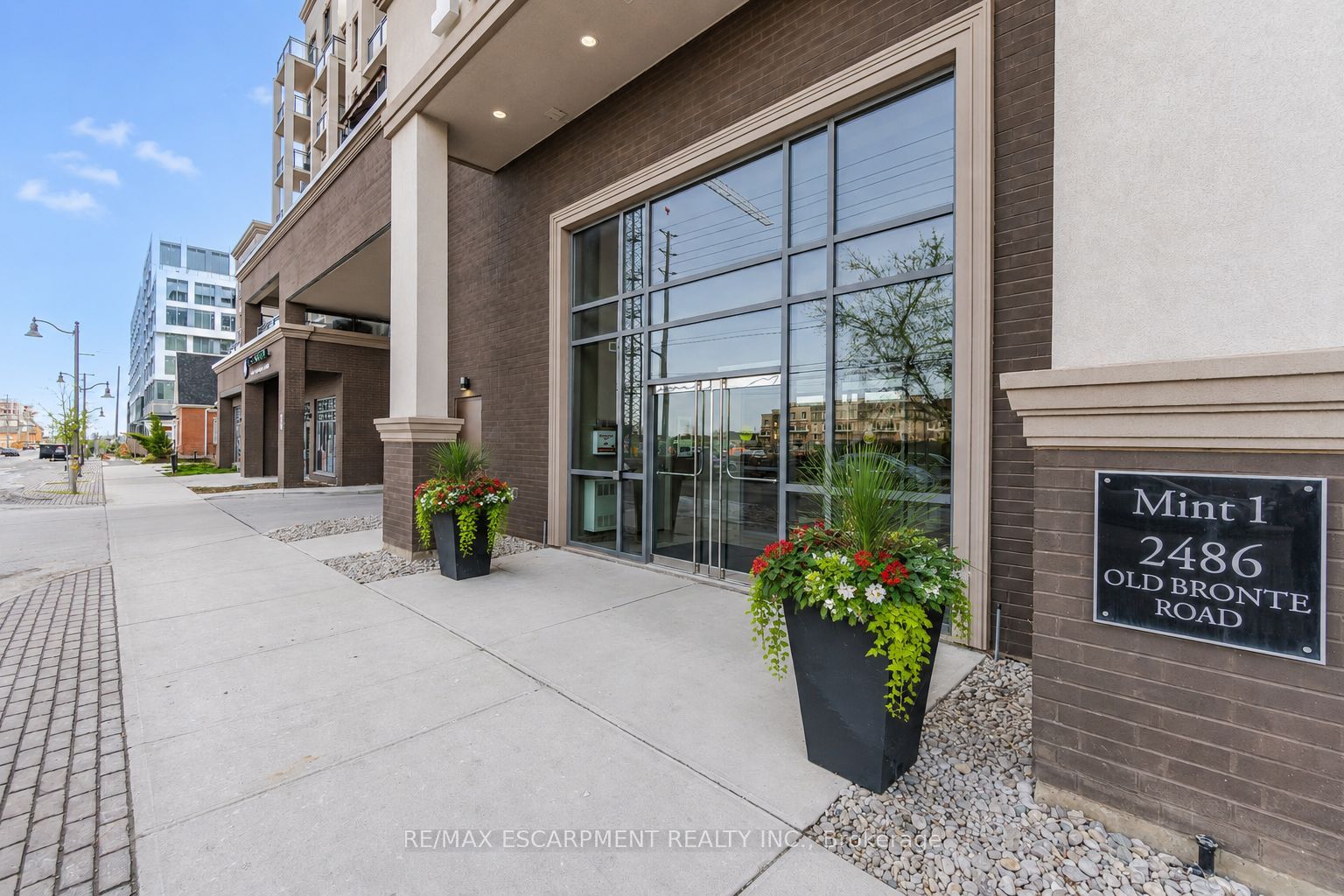 2486 Old Bronte Road PH #811