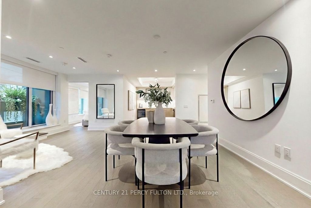 Photo of 355 Bedford Park Avenue #206, Toronto, ON M5M 0B2 (MLS # C12696204)