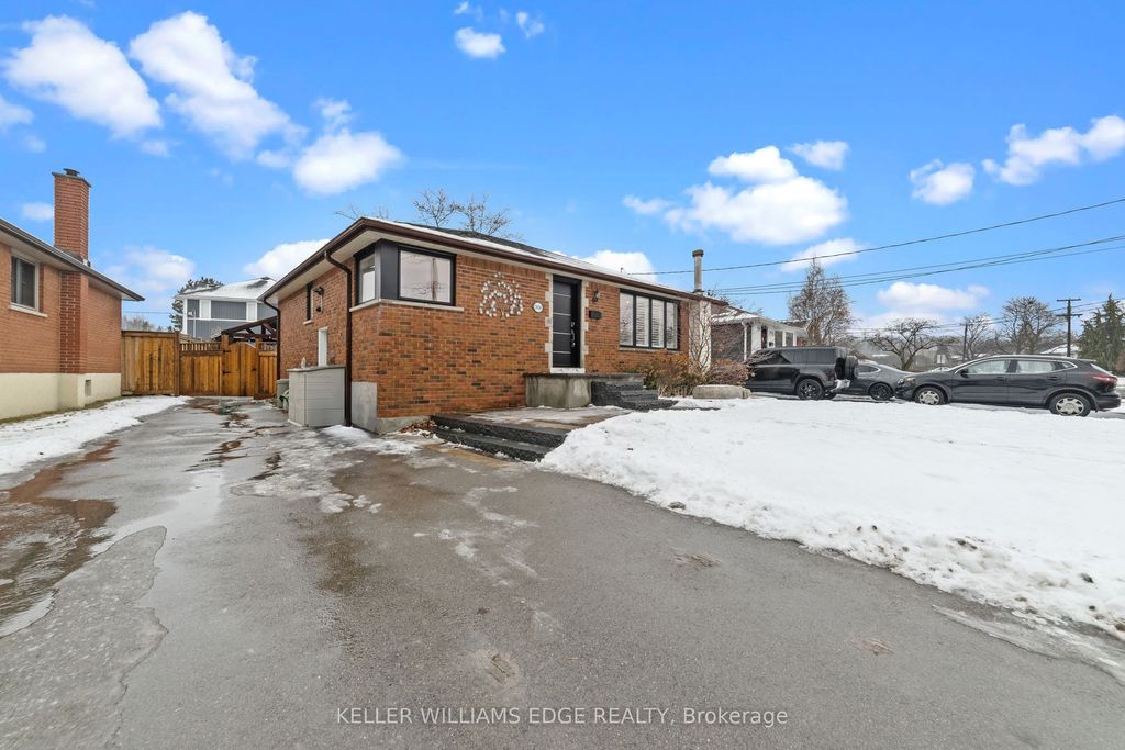 Photo of 1434 Mountain Grove Avenue, Burlington, ON L7P 2H3 (MLS # W12672314)