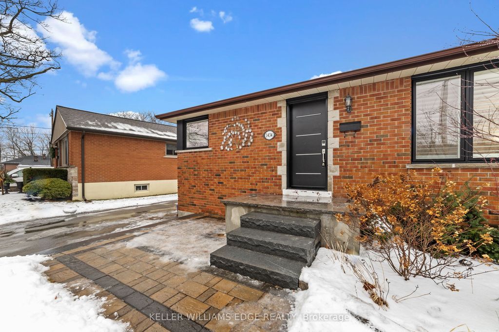 Photo of 1434 Mountain Grove Avenue, Burlington, ON L7P 2H3 (MLS # W12672314)