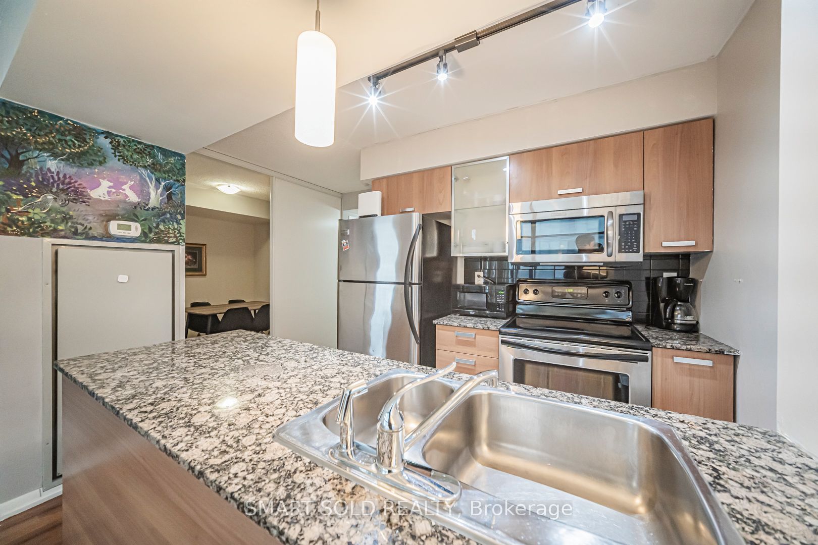 37 Grosvenor Street 302