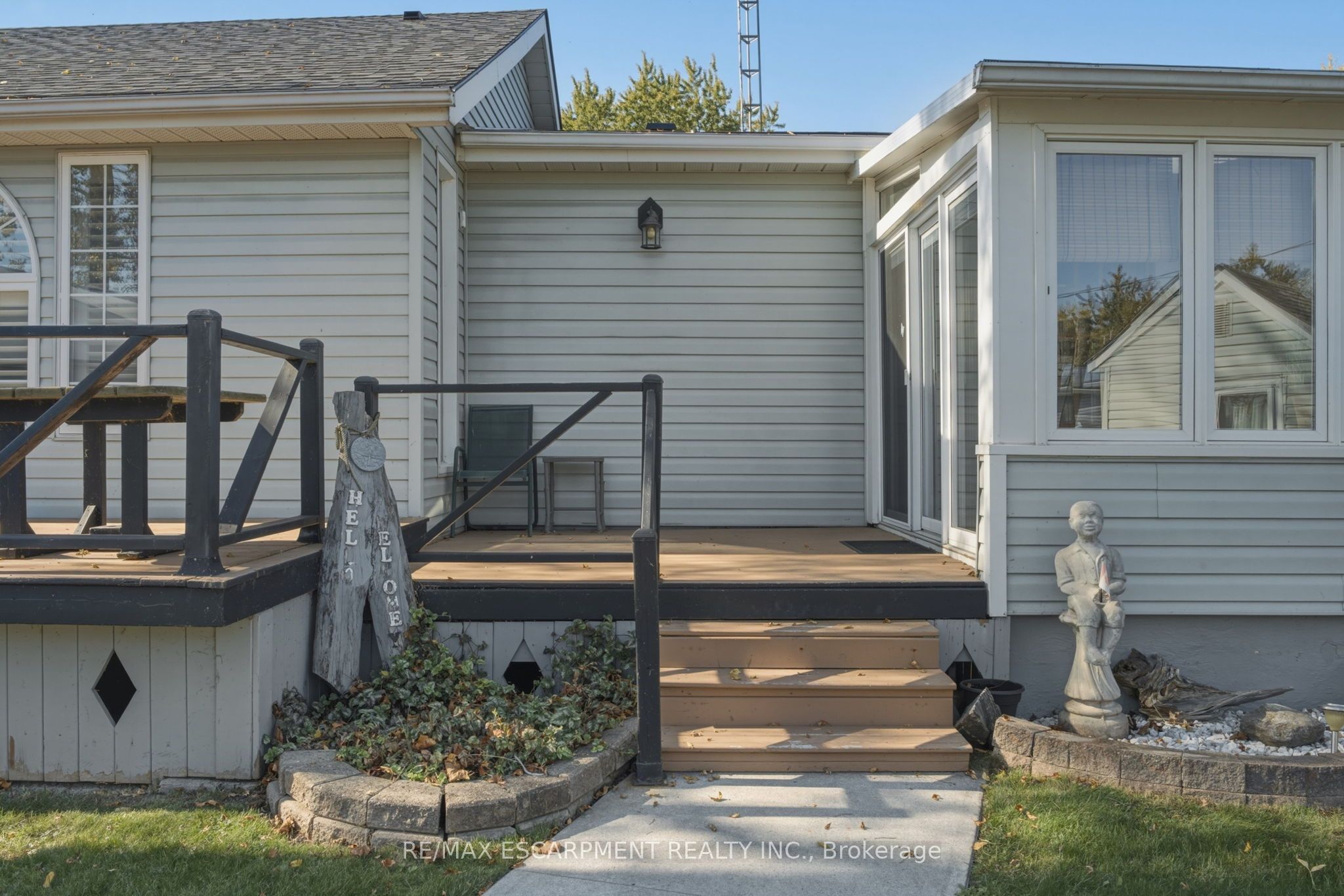 1022 Lakeshore Road