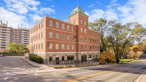 121 Robinson Street Markham ON L3P 1P2