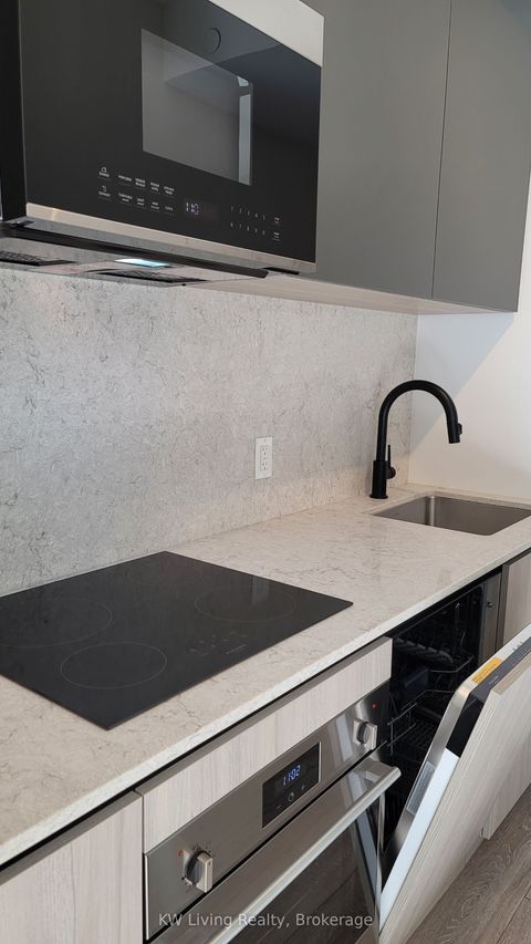 108 Peter Street 1211 Toronto ON M5V 0W2